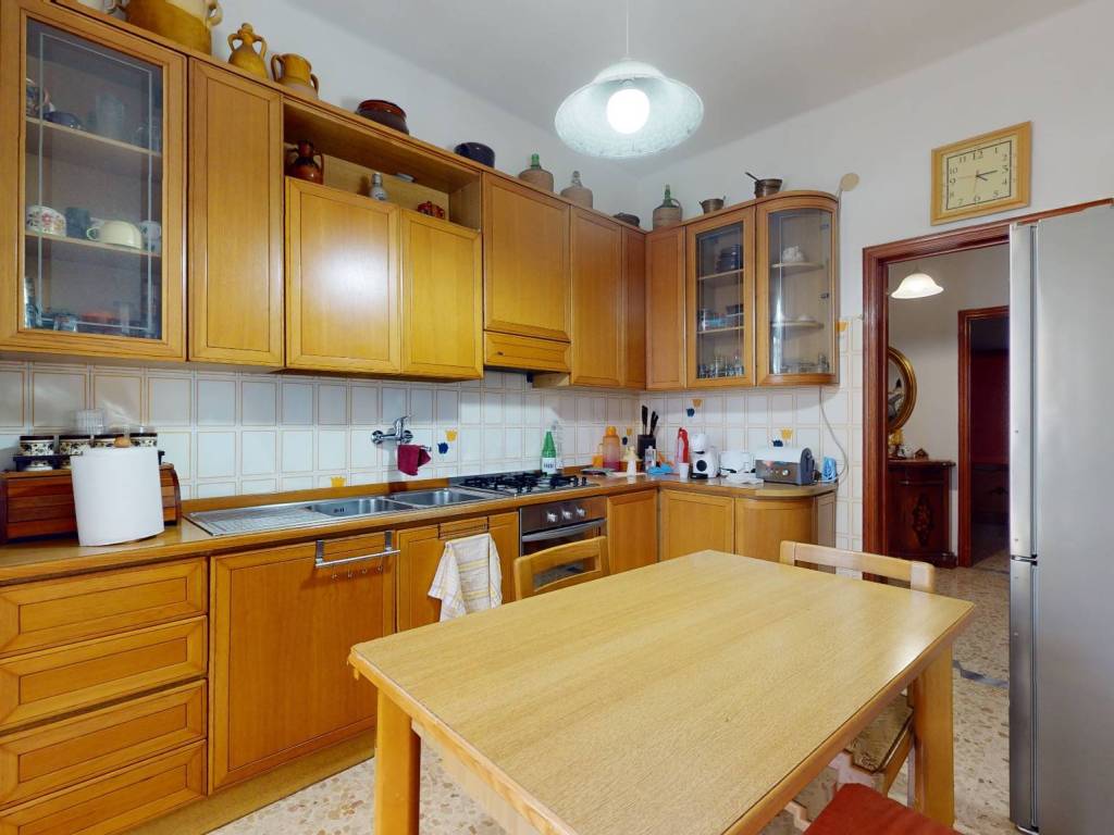Appartamento a Ceglie messapica in Via Matera, 5 - Foto 2