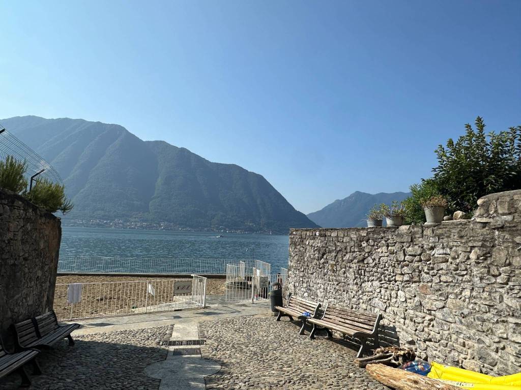 Villa a Sala comacina in Via Vincenzo Puricelli, 2 - Foto 1