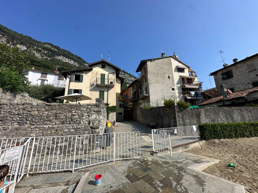 Villa a Sala comacina in Via Vincenzo Puricelli, 2 - Foto 2