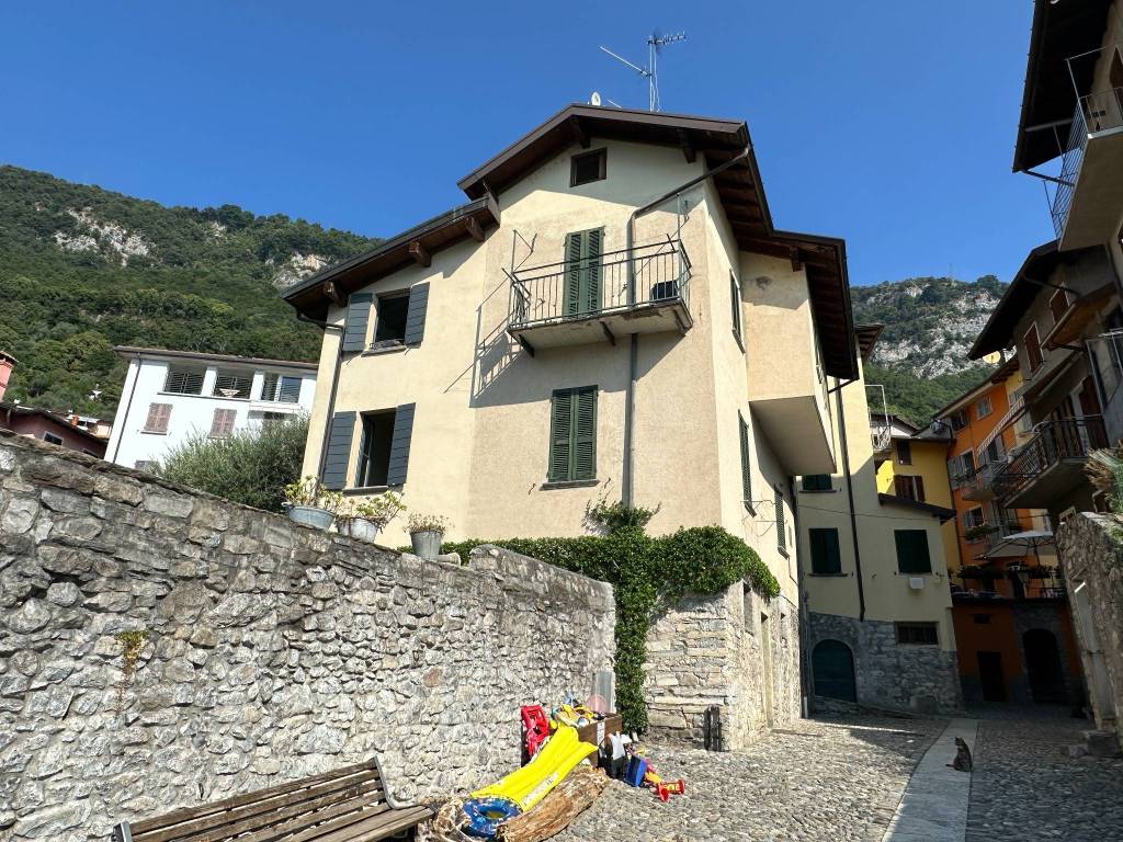 Villa a Sala comacina in Via Vincenzo Puricelli, 2 - Foto 4