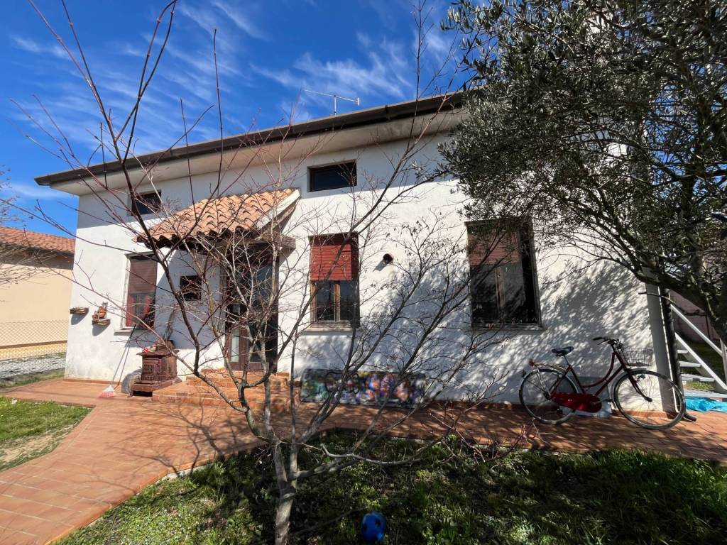 Casa indipendente a San vito al torre in Via Aquileia, 33 - Foto 2