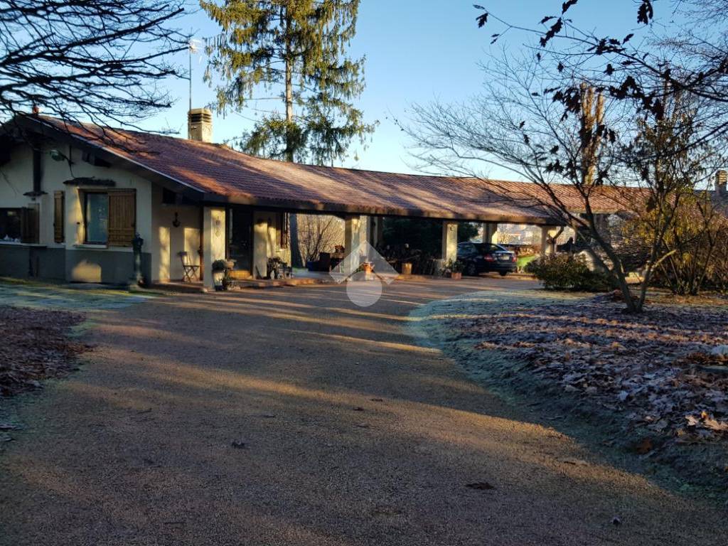 Villa a Castelletto sopra ticino in Via ticino novelli, 2 - Foto 2