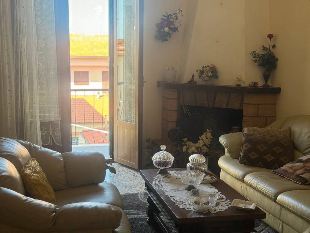 Appartamento a Rosignano marittimo in Via Arturo Toscanini - Foto 2