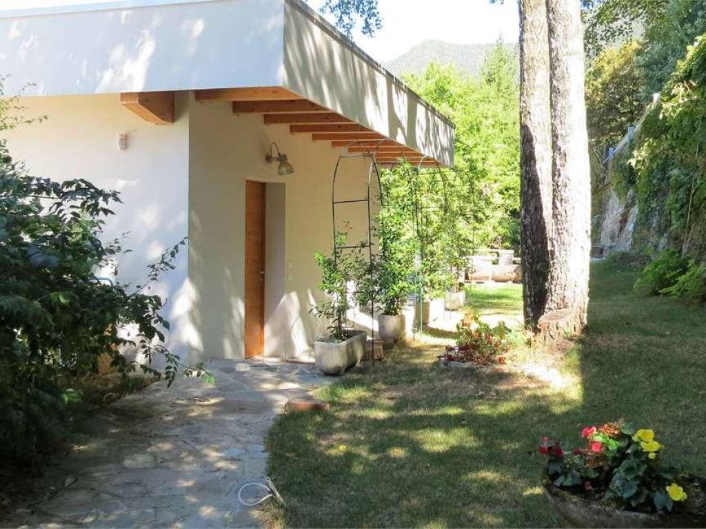 Villa a Faggeto lario in Via Per Bellagio, 5 - Foto 3