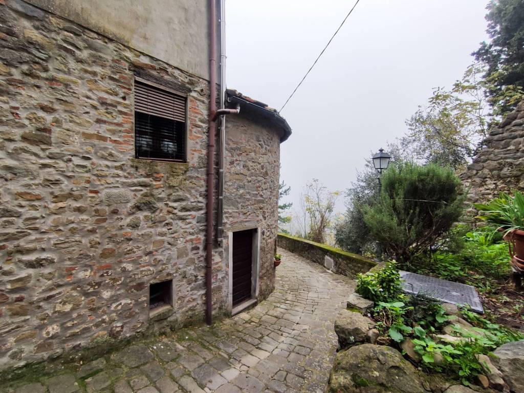 Casa indipendente a Pescia in Via Lunga Est - Foto 5