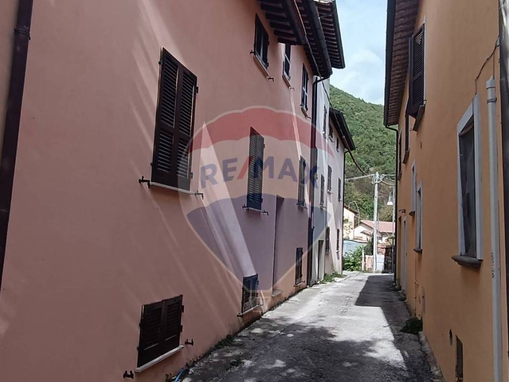 Casa indipendente a Nocera umbra in Frazione Boschetto, 110 - Foto 2