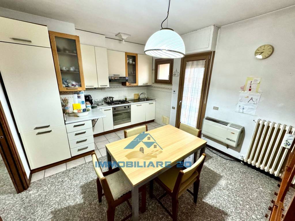 Appartamento a Teramo in VIA MELARANGELO - Foto 5