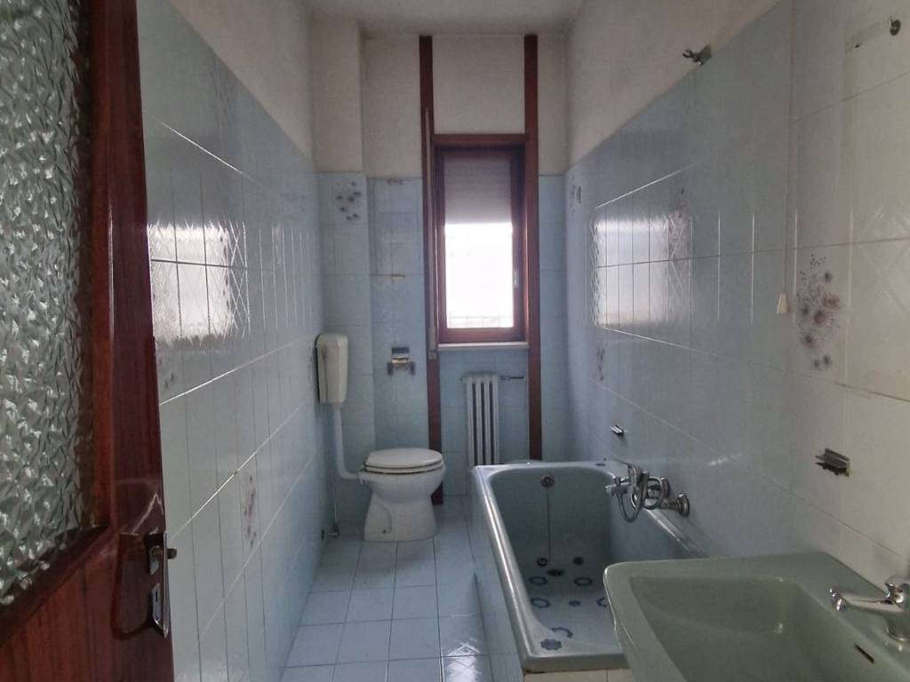 Appartamento a Taranto in Via Medaglie d'Oro, 15 - Foto 4