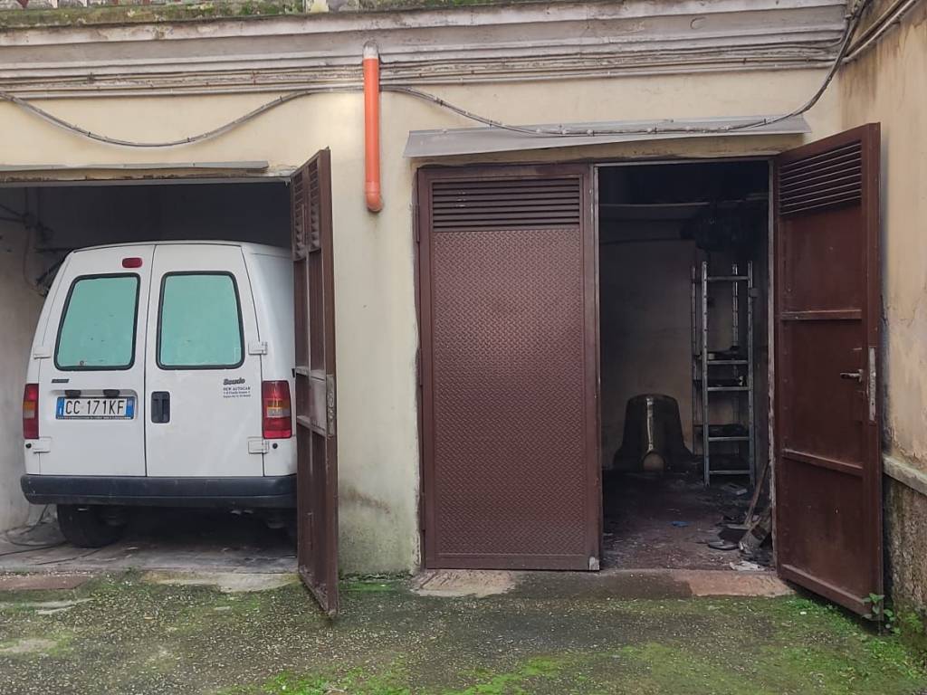 Box / garage a Napoli in Via Santa Maria ai Monti - Foto 3