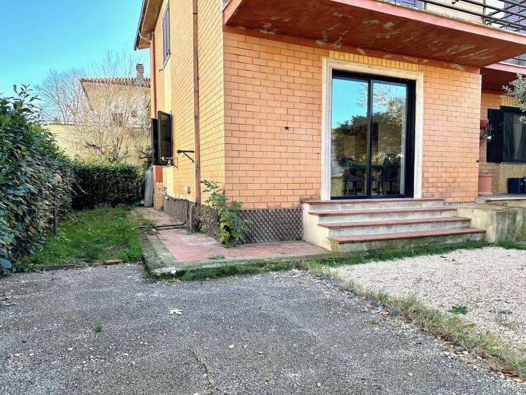 Appartamento a Capodimonte in Via delle Rose - Foto 2