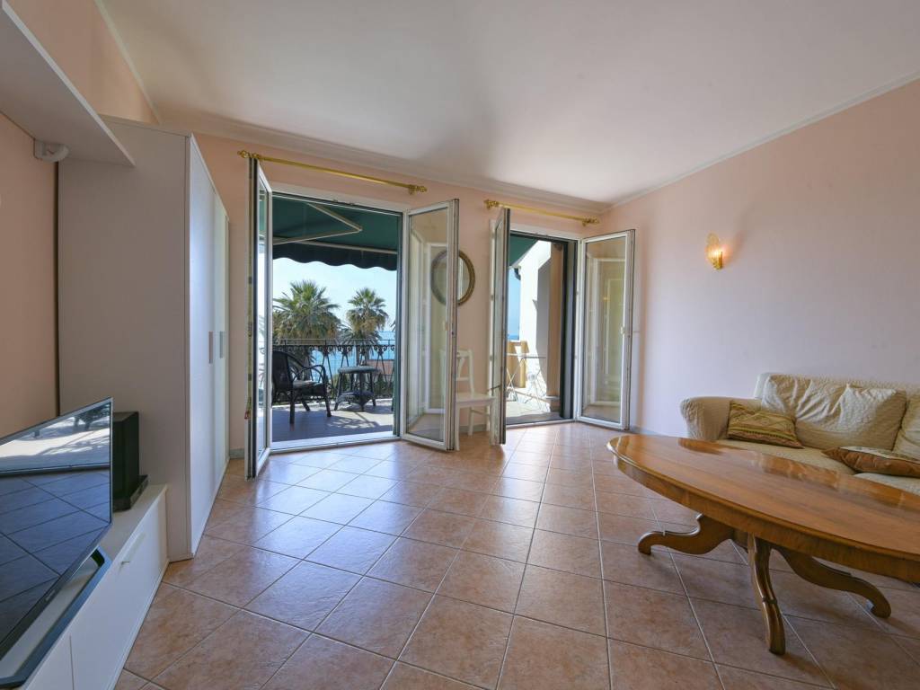 Appartamento a Varazze in Via Campana - Foto 2