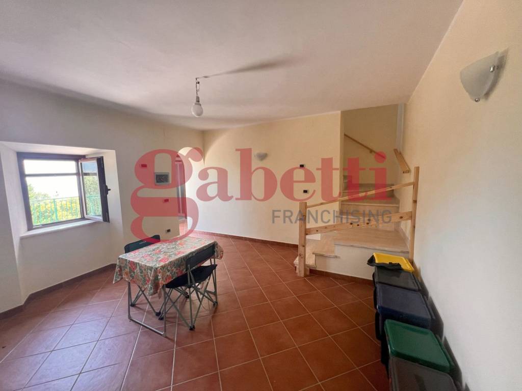 Casa indipendente a Montaquila in Via del Castello, 13 - Foto 4