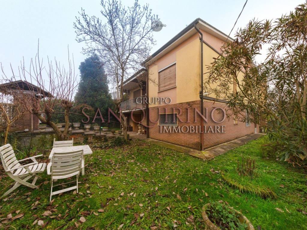 Villa a Luzzara in VIA IOTTI, 40 - Foto 2