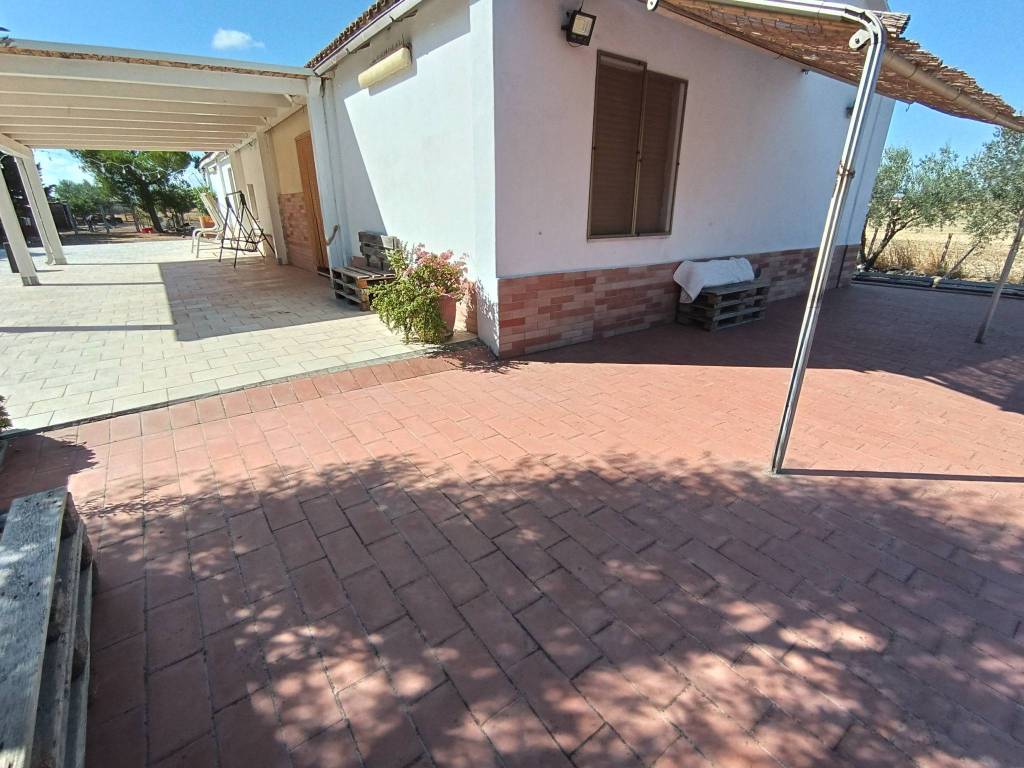 Villa a Foggia in Strada Vicinale Posta Torre Bianca - Foto 5