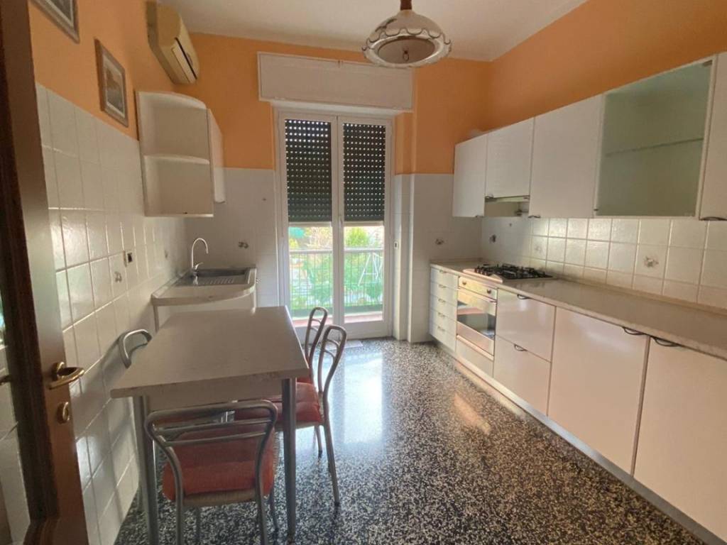 Appartamento a Genova in Via Monte Sei Busi, 6 - Foto 3