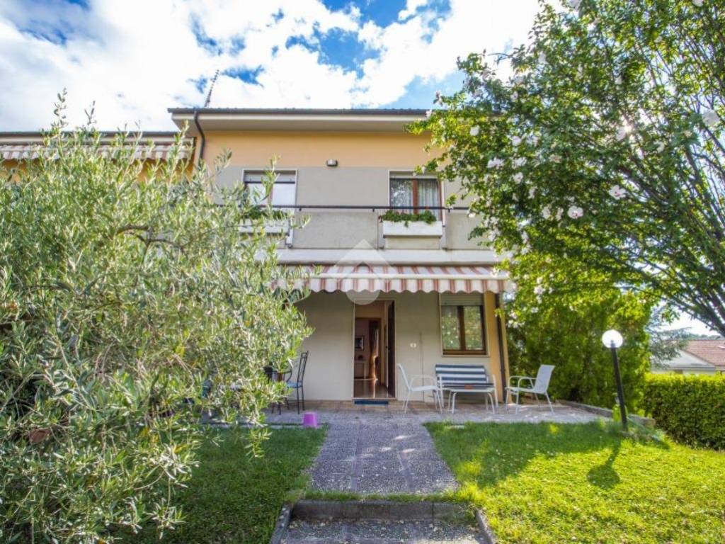 Villetta a schiera a Rieti in Via della Biochimica, 31 - Foto 2