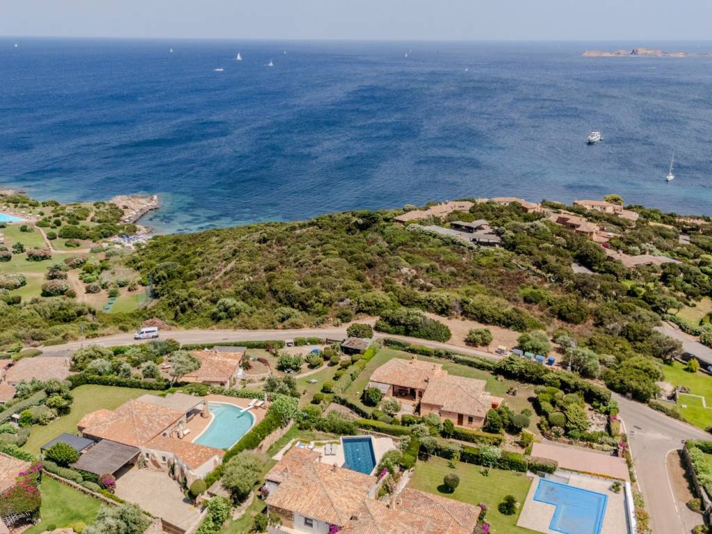 Villa a Arzachena in Via Capo Ferro - Foto 2