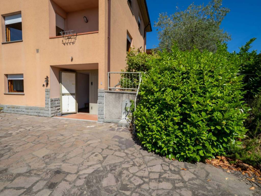 Villa a Cavriglia in via principe di Piemonte - Foto 2