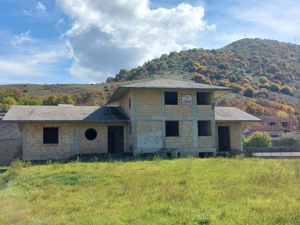 Casa indipendente a Capistrello in Via Santa Barbara - Foto 3