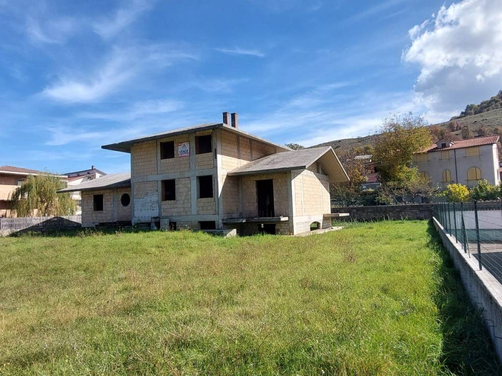 Casa indipendente a Capistrello in Via Santa Barbara - Foto 4