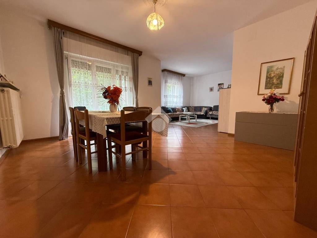 Appartamento a Mezzolombardo in Multilocale Via Francesco Filos - Foto 4