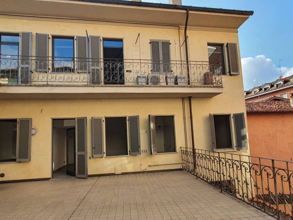 Immobile a Busto arsizio in Piazza Trento e Trieste, 10 - Foto 2