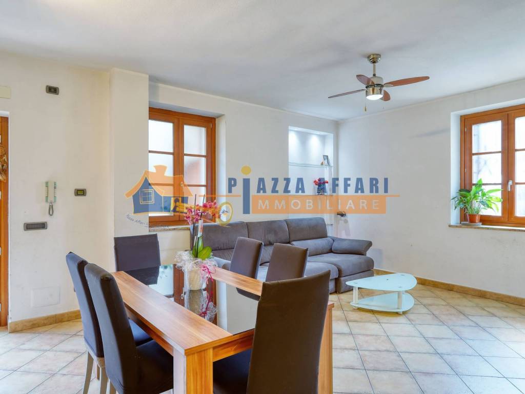 Appartamento a Carnago in via Mazzini Giuseppe, 1 - Foto 2