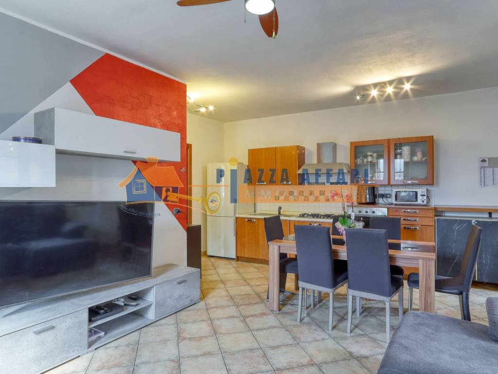 Appartamento a Carnago in via Mazzini Giuseppe, 1 - Foto 4