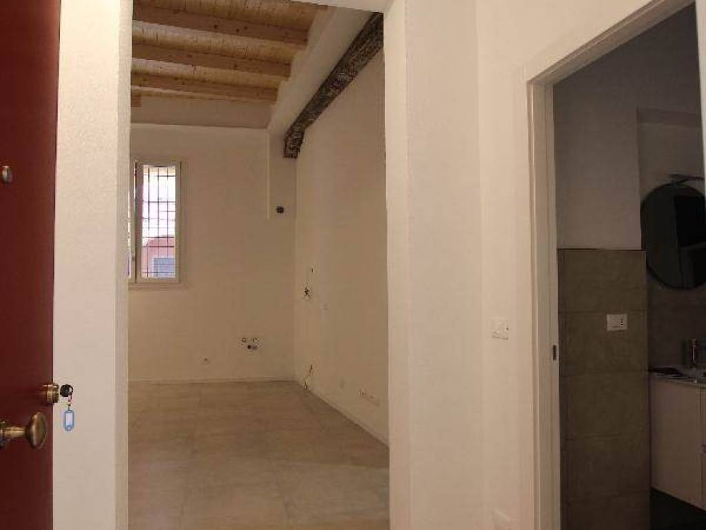 Appartamento a Cento in VIA UGO BASSI, 62 - Foto 4