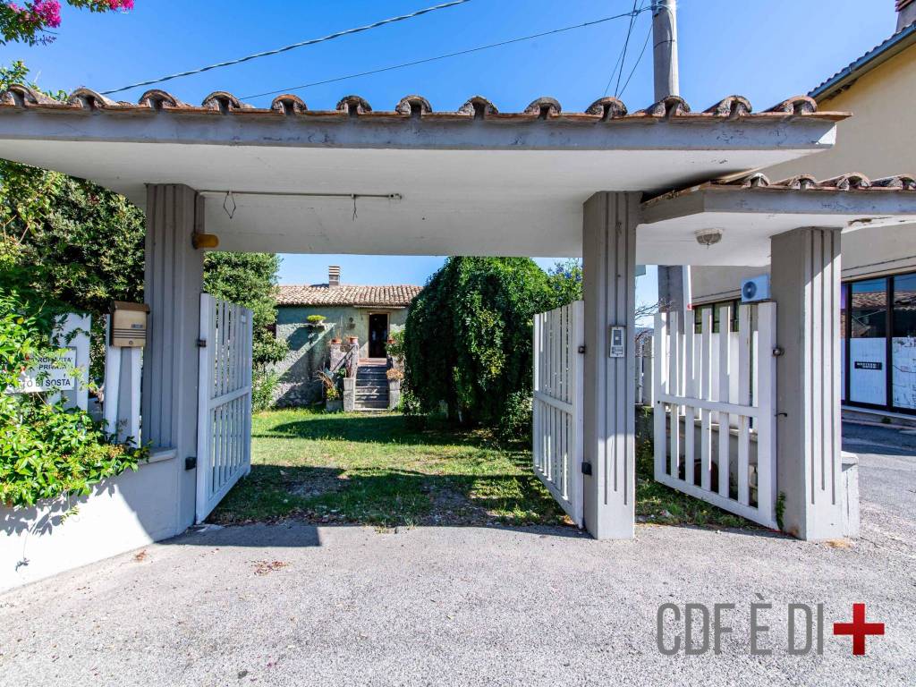 Rustico / casale a Poggio nativo in Via Farense - Foto 4