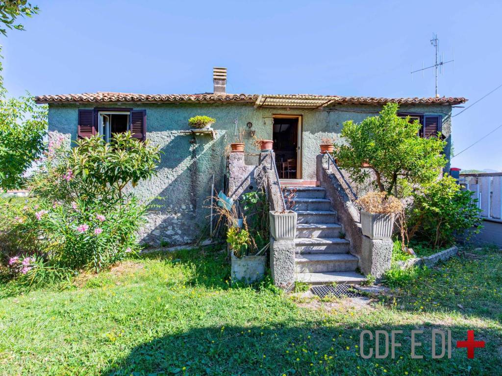 Rustico / casale a Poggio nativo in Via Farense - Foto 5