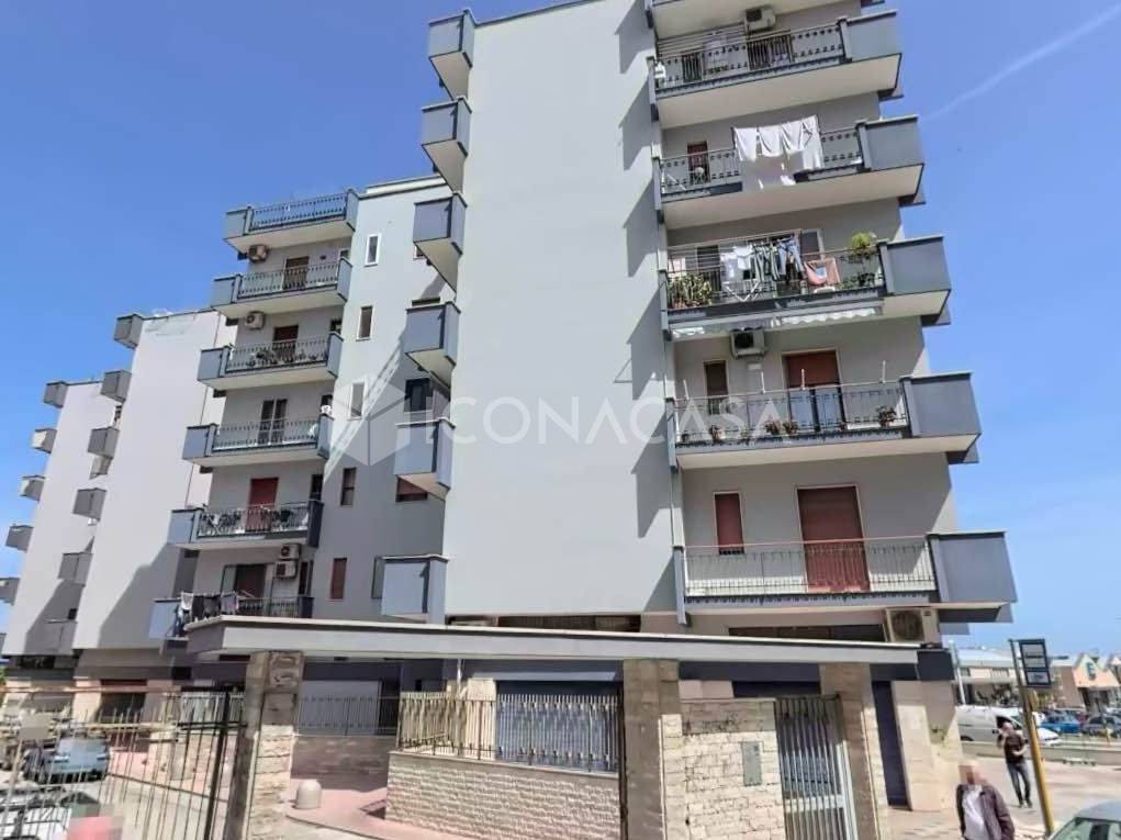 Appartamento a Trani in Via Papa Giovanni XXIII, 2 - Foto 2