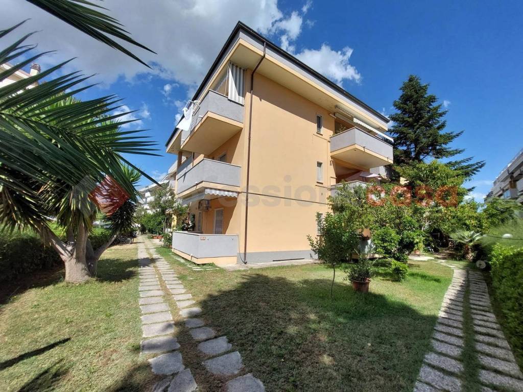 Appartamento a Alba adriatica in Via Ischia, 13 - Foto 2