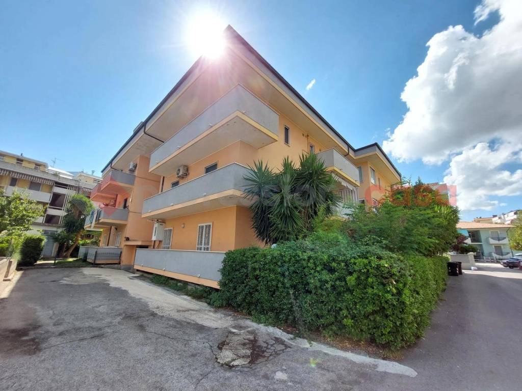 Appartamento a Alba adriatica in Via Ischia, 13 - Foto 3