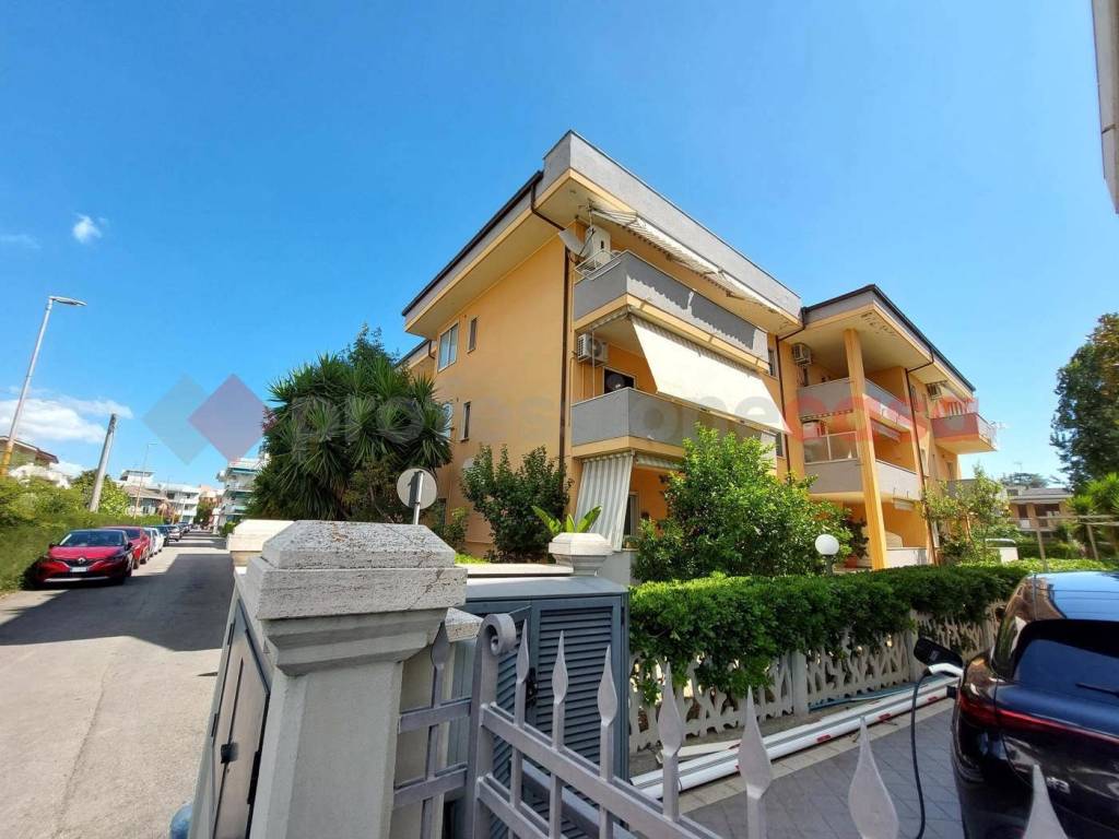 Appartamento a Alba adriatica in Via Ischia, 13 - Foto 4