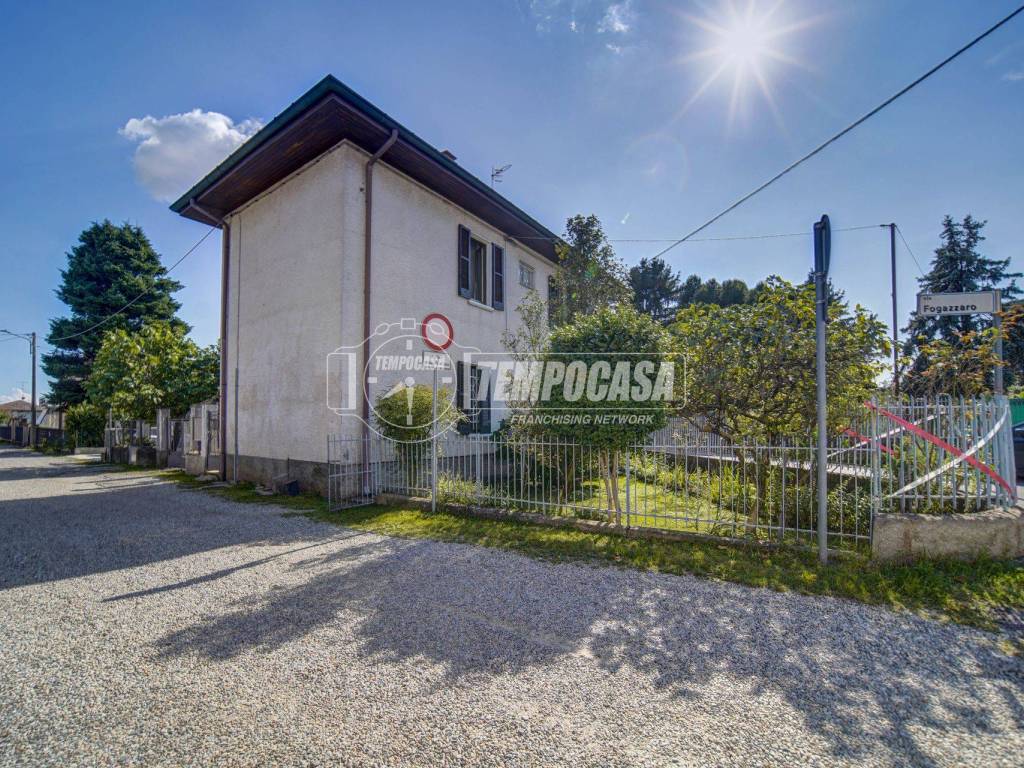 Villa a Besnate in Via Fogazzaro 2 - Foto 2