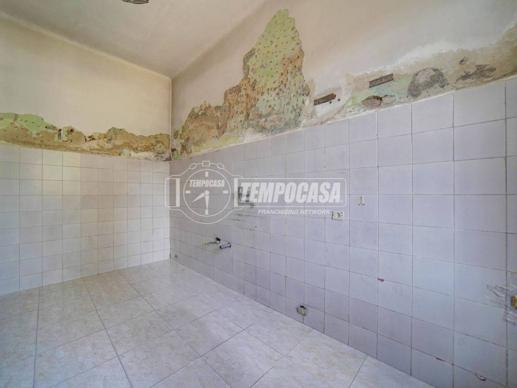 Villa a Besnate in Via Fogazzaro 2 - Foto 4