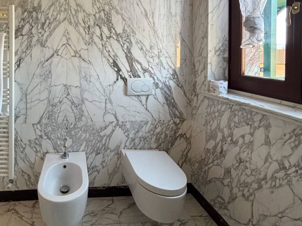 Appartamento a Sarzana in Viale Giuseppe Mazzini - Foto 5