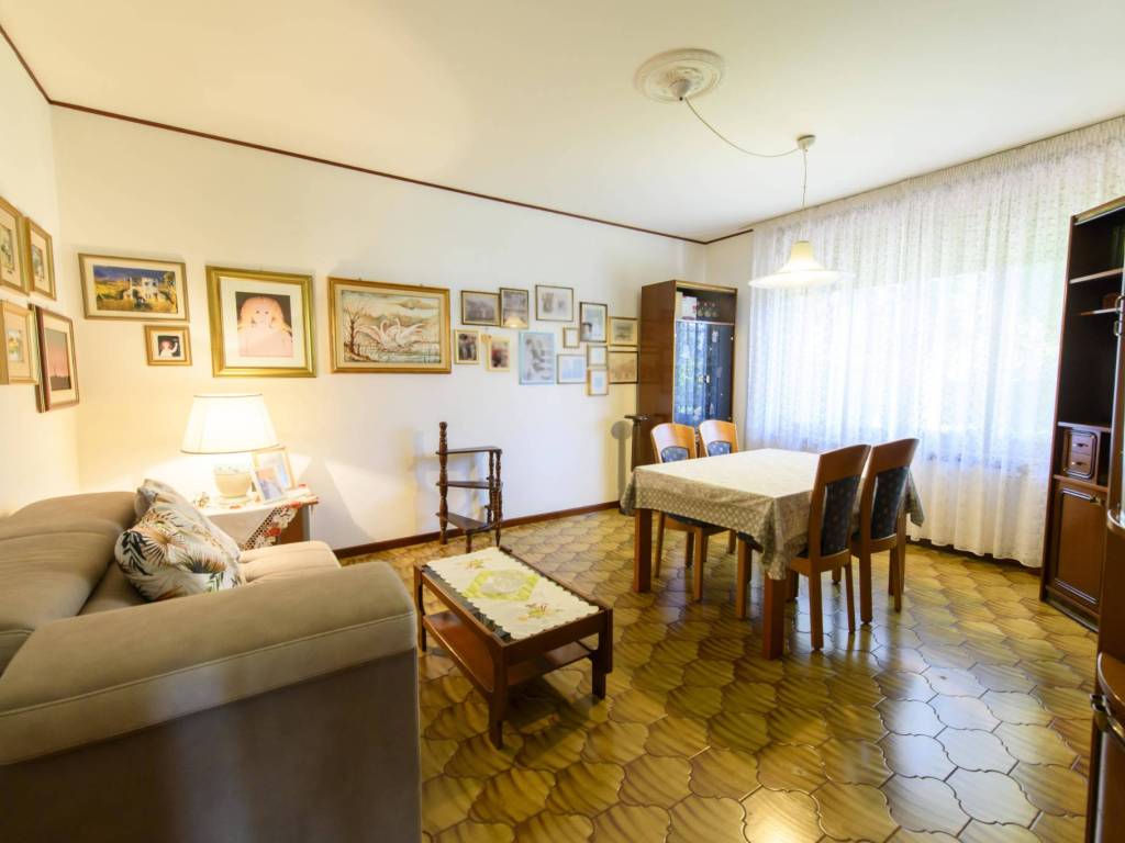 Villa a Capriva del friuli in VIA BATTISTI - Foto 3