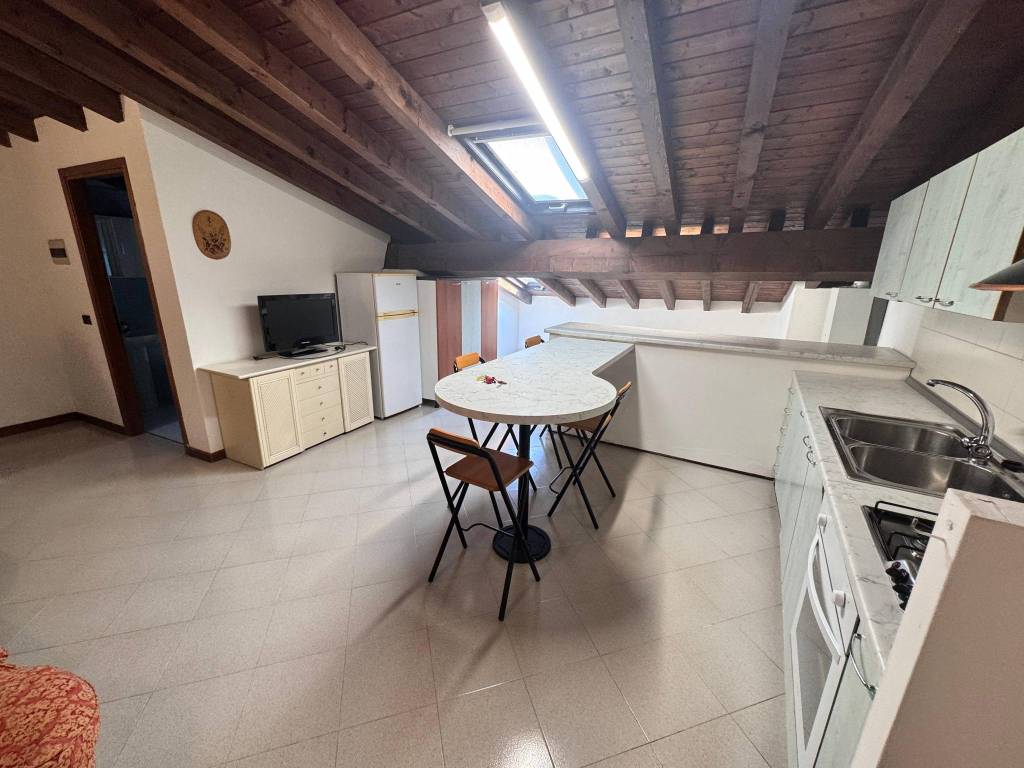 Attico / mansarda a San felice del benaco in Via Padre F. Santabona - Foto 3