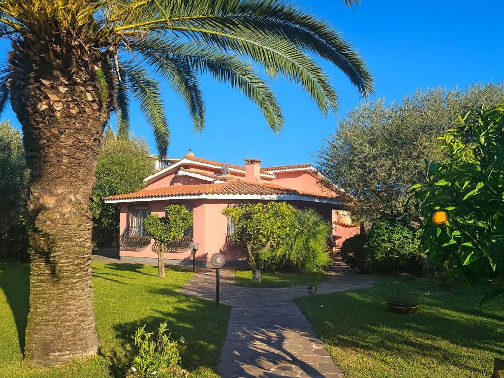 Villa a San felice circeo in Via Giacomo Leopardi, 35 - Foto 2