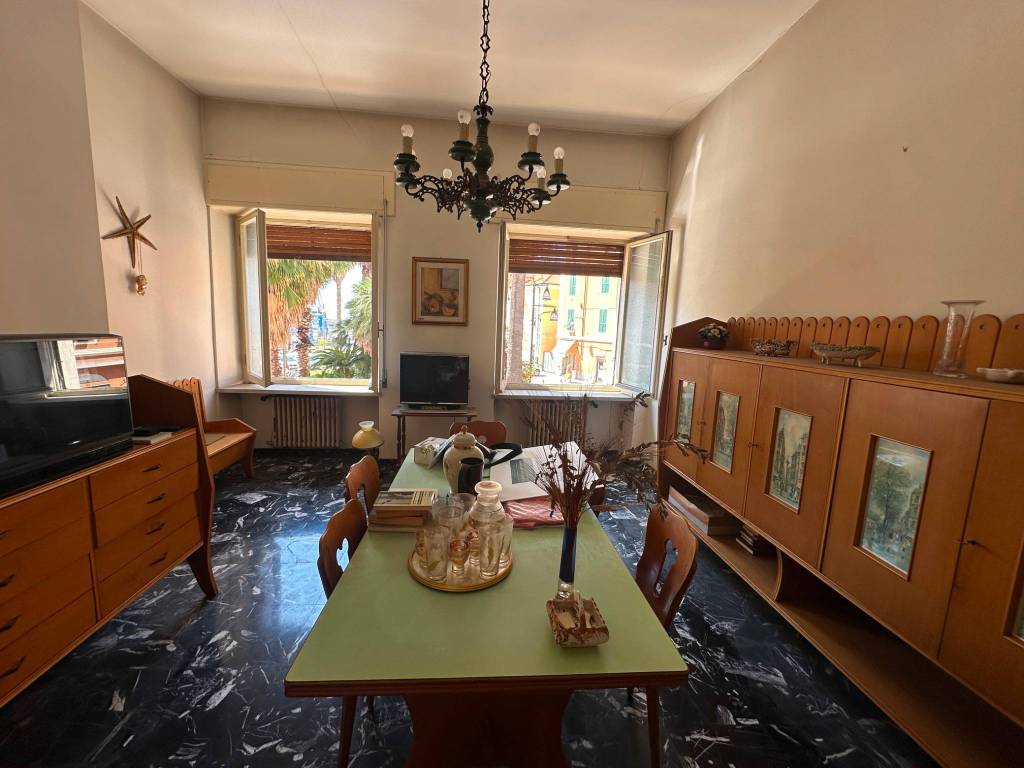 Appartamento a Imperia in Piazza Edmondo De Amicis, 26 - Foto 2