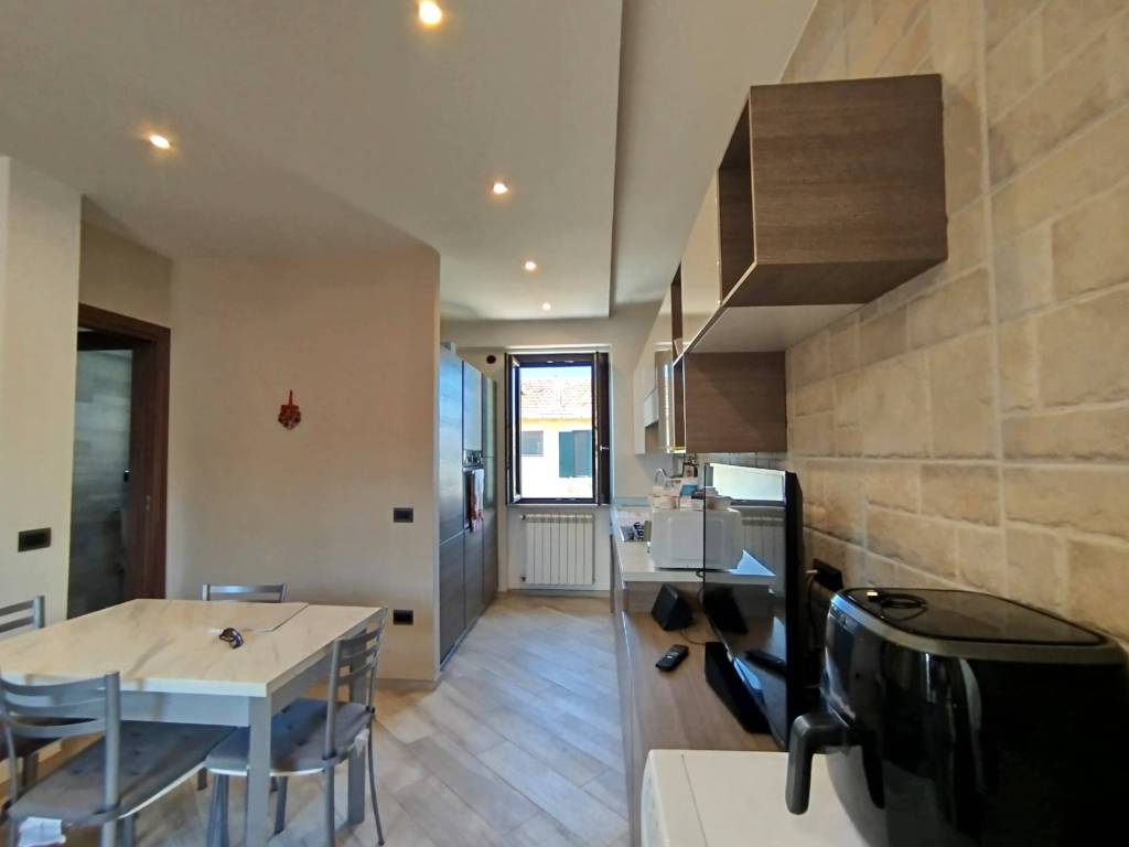 Casa indipendente a Salerno in Via Gabriele D'Annunzio - Foto 4