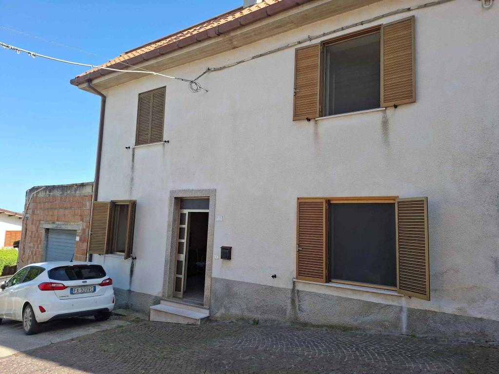 Casa indipendente a Campli in Via Armando Diaz, 1 - Foto 2