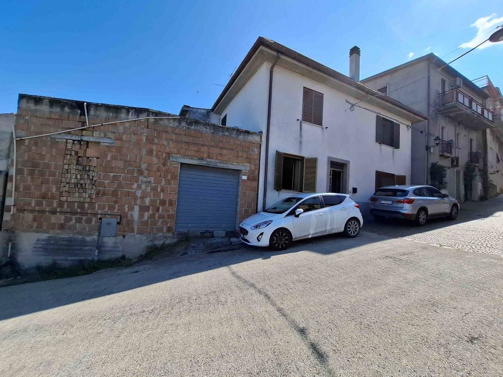 Casa indipendente a Campli in Via Armando Diaz, 1 - Foto 3