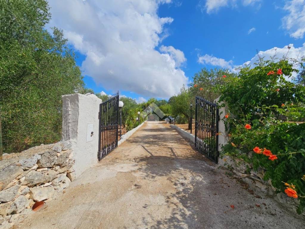 Rustico / casale a Ceglie messapica in CONTRADA ULMO - Foto 2