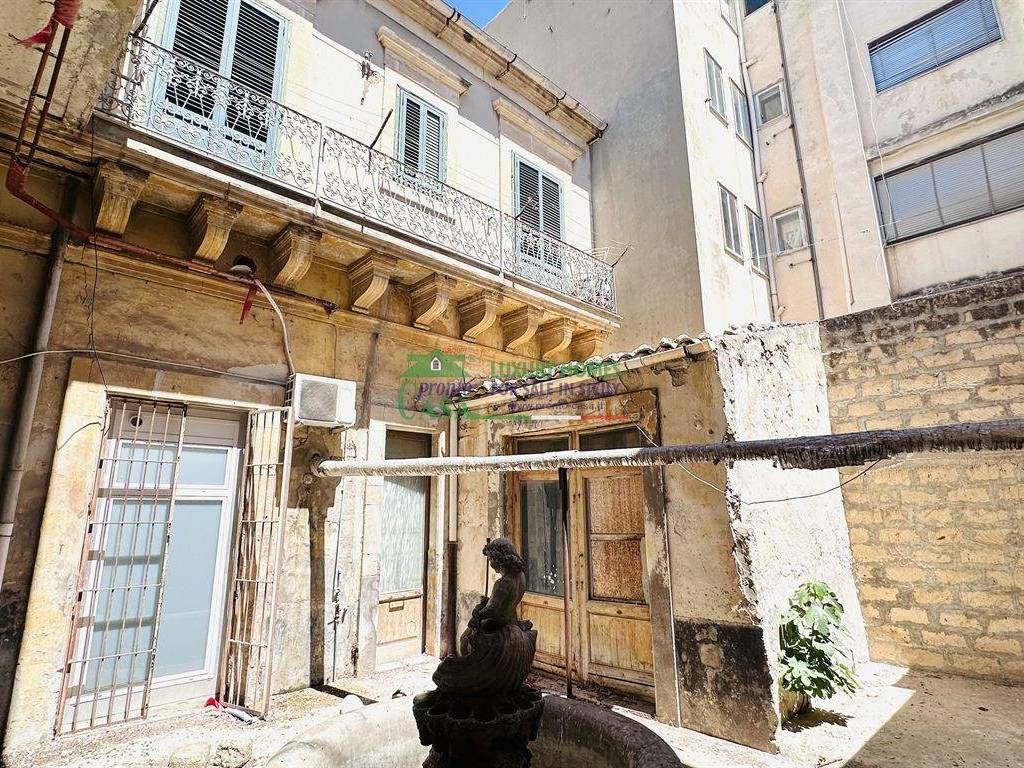 Casa indipendente a Vittoria in VIA CAVOUR - Foto 2