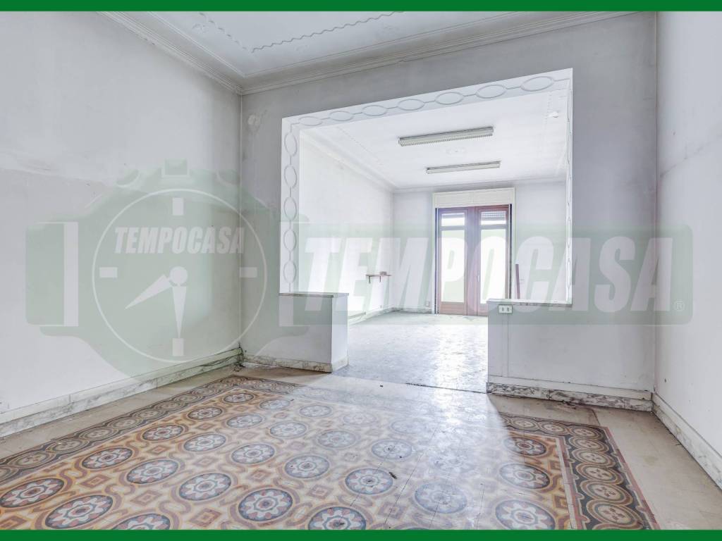 Palazzo / stabile a Gallarate in Via Angelo Pegoraro - Foto 2