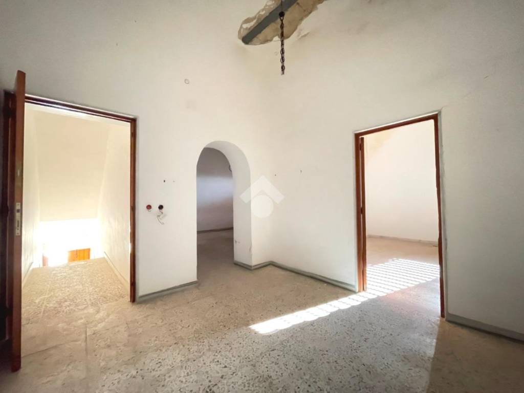 Casa indipendente a Canosa di puglia in V.cl Amerigo Vespucci, 40 - Foto 4