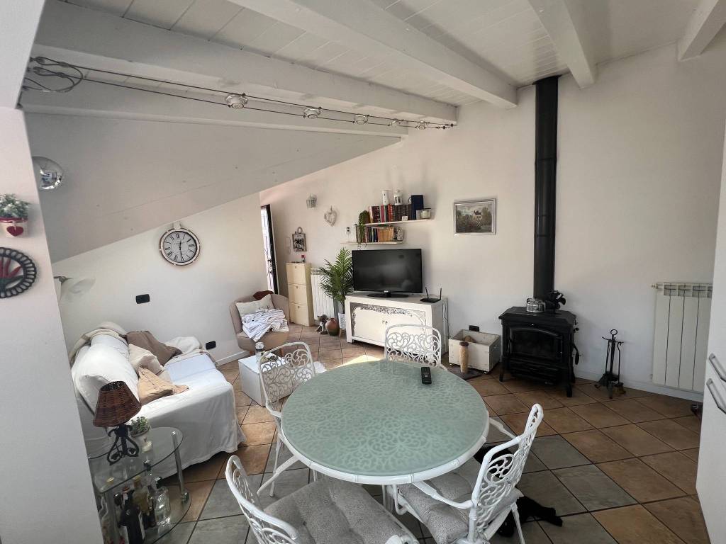 Appartamento a Binago in Via Regazzoni, 8 - Foto 5